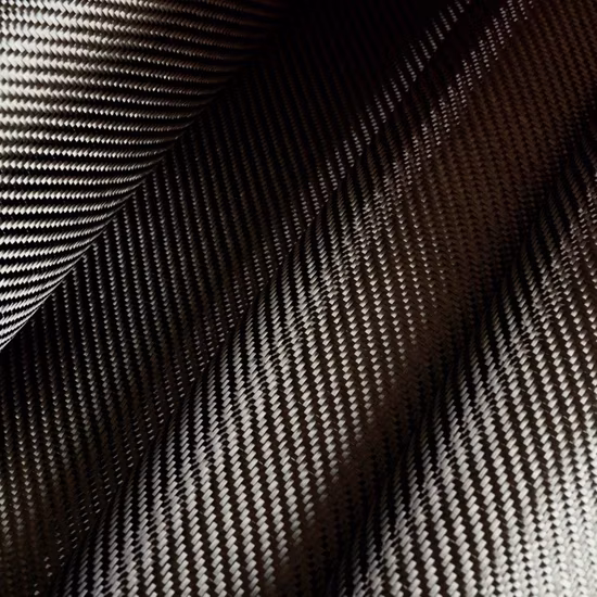 3K 200GSM Twill Fabricant de fibre de carbone Tissu Tissu en fibre de carbone 2*2 résistant au feu pour la production de capot de voiture
