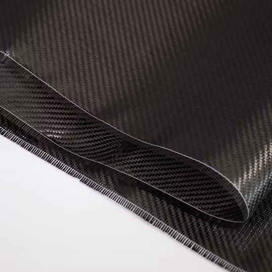 1K/3K/6K/12K sergé de tissu en fibre de carbone personnalisé pour les pièces automobiles
